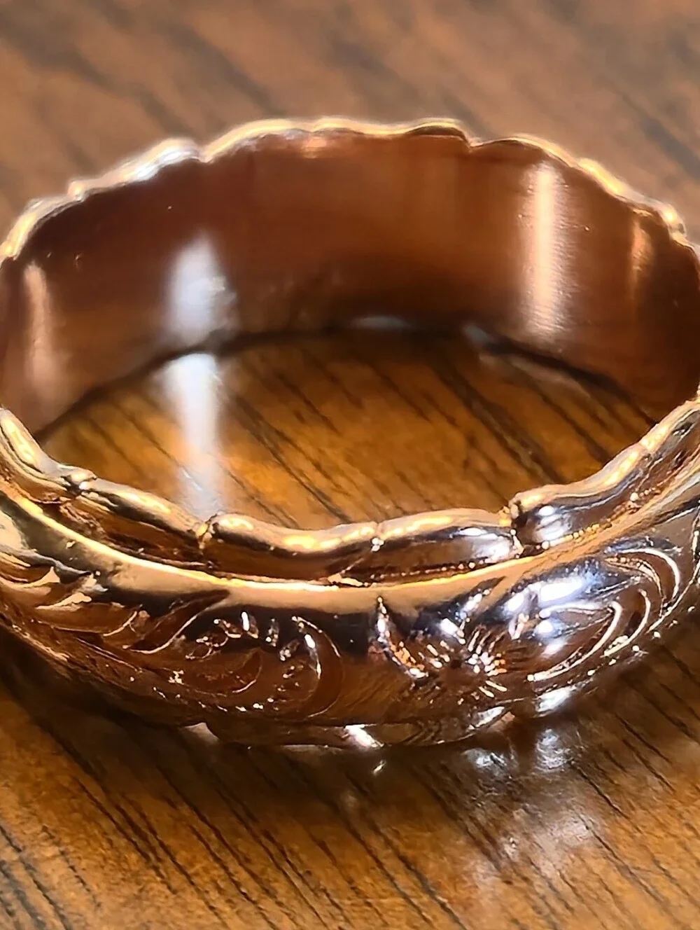 Rose Gold Engraved Raised Scrollwork Pattern Women's Band Ring Size 9